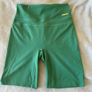 NWOT GYMSHARK Whitney Cycling Shorts